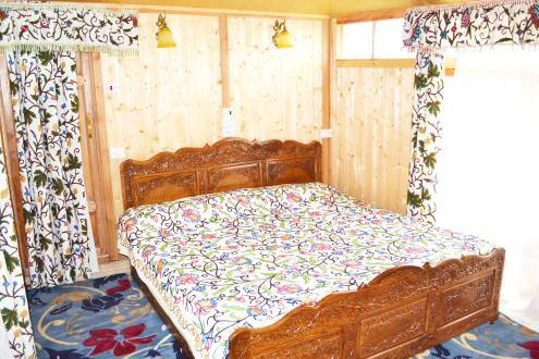 New White House Houseboat, Srinagar 2